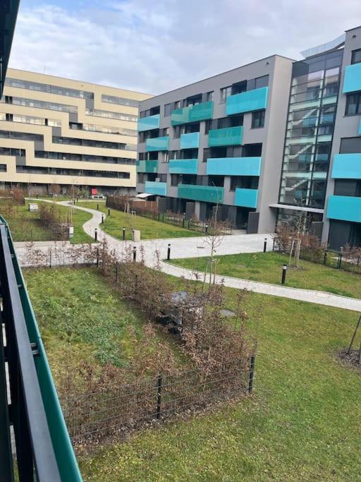 Holesovice,balkon,garaz Praag