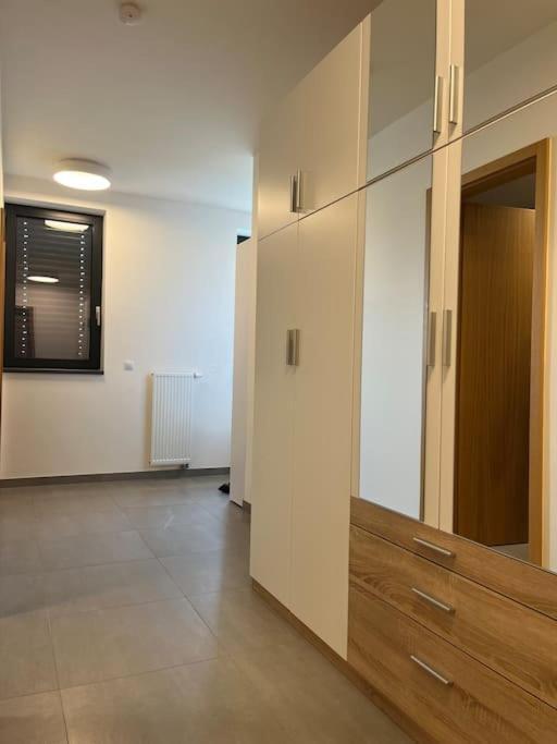Appartement Holesovice,balkon,garaz Praag
